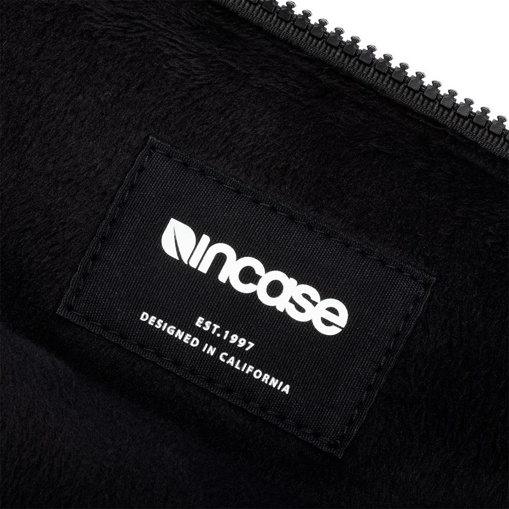 Incase Compact Woolenex sleeve MacBook Pro 16"